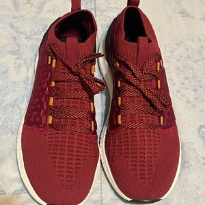 Men’s Under Armour HOVR Red / Navy / Gold Size 9.5 Shoes